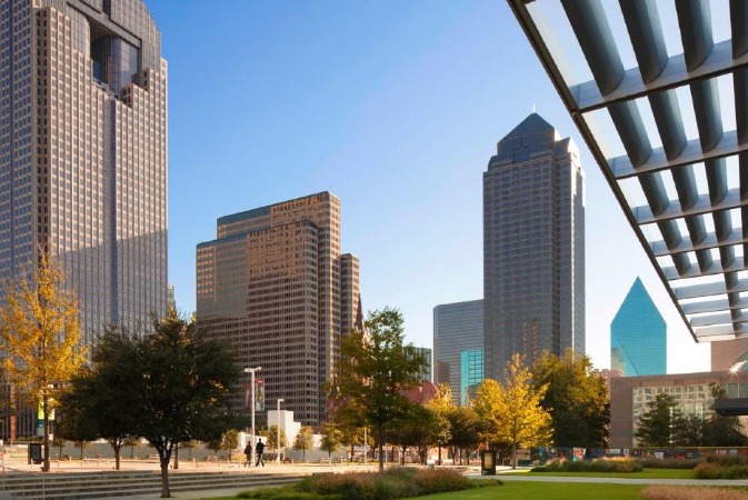 commercial district in dallas, tx